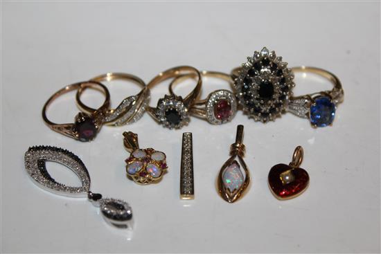 Gold dress rings, pendants, etc